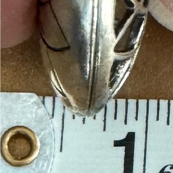 Silvertone 3D Floral Medallion Pendant - Picture 10 of 10